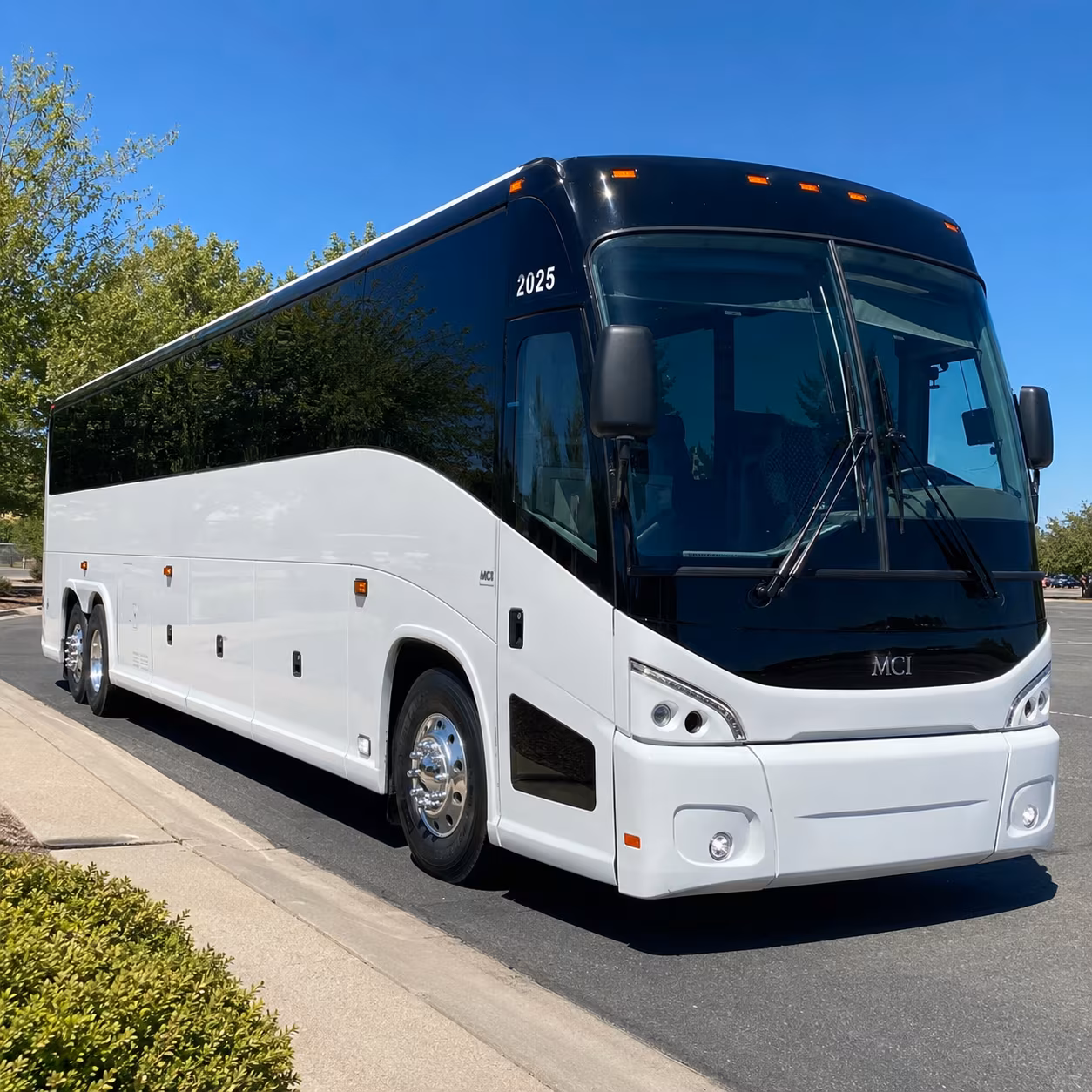 charter bus shuttle service between sav and savannah s historic district hotels