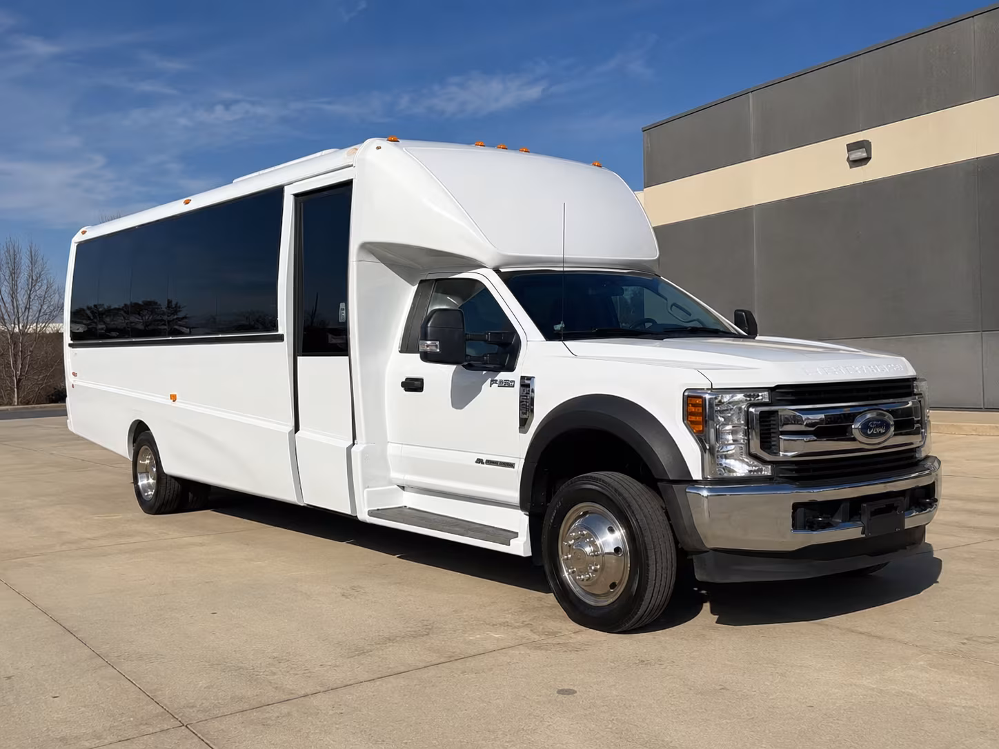 charter buses for port of savannah and industrial corporate transportation