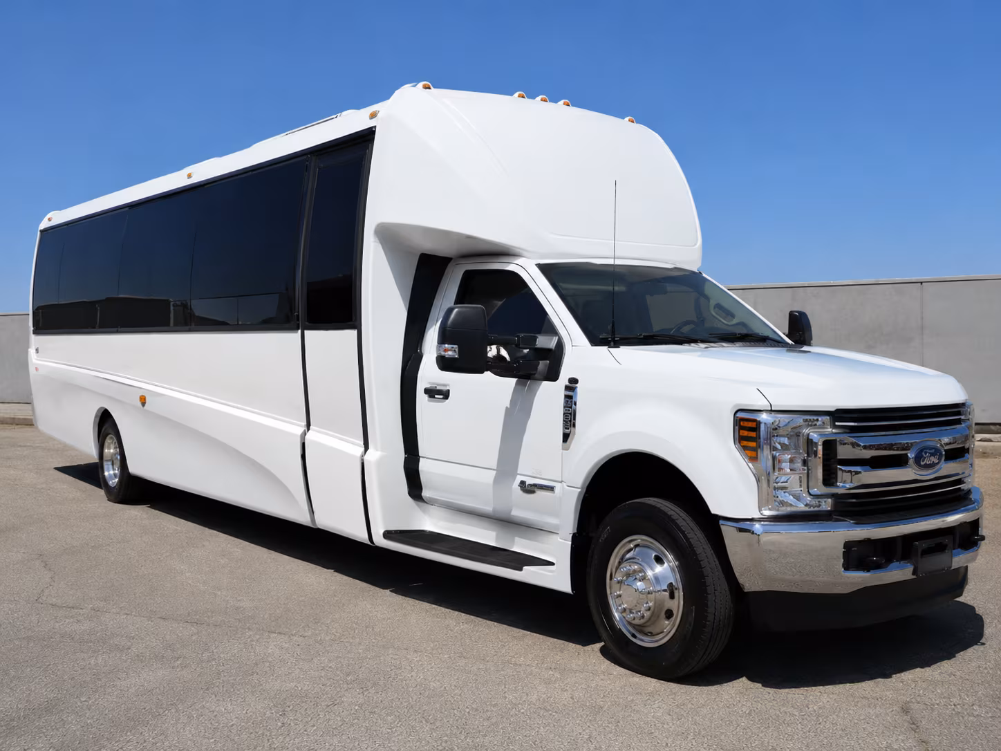 hotel to venue shuttle buses for savannah corporate groups