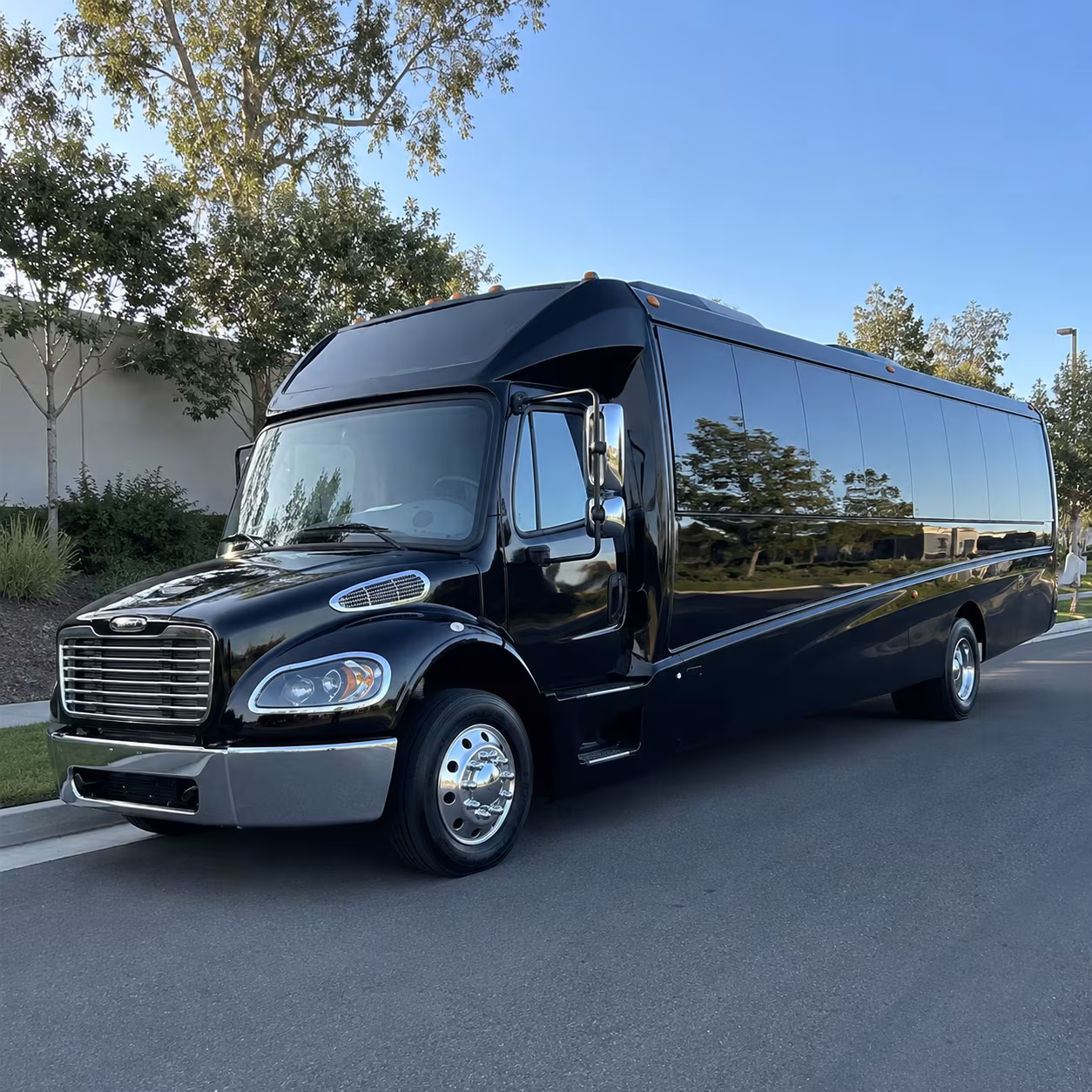 savannah 25 passenger minibus