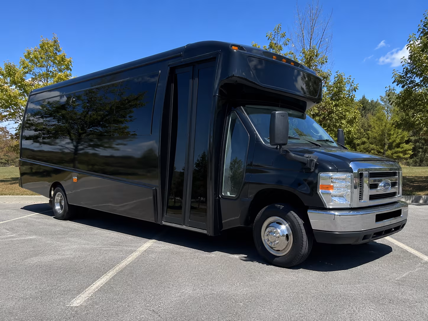 wedding buses for savannah s most celebrated venues