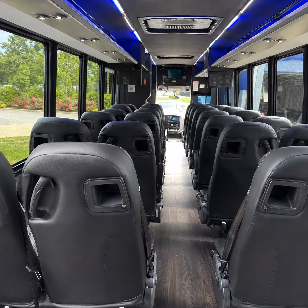 wedding guest shuttle buses between savannah hotels and ceremony venues
